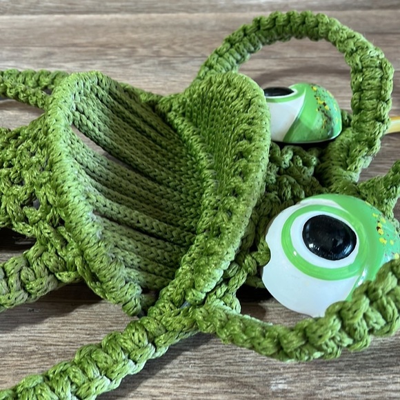 Vintage Macrame Green Frog Towel Holder Ring Wall Hanging 19.5” Ceramic Eyes - Picture 5 of 5